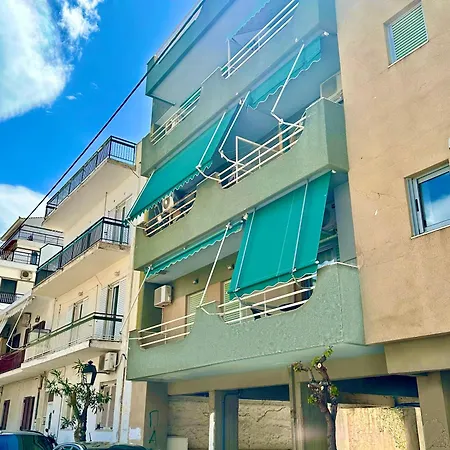 Eleni'S Green Balcony Modern Apartment By The Sea Loutráki Exteriér fotografie